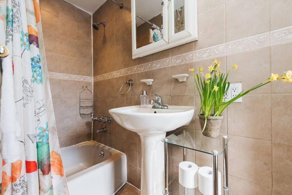 East Village Townhouse New York Bagian luar foto